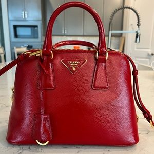 Red saffiano promenade 💋